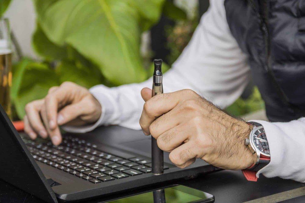 What Are the Advantages to Buying Vaping Supplies Online? - eJuice.Deals